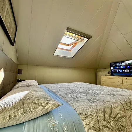 Mansarda Moderna A *