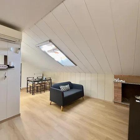 Mansarda Moderna A Apartment Turin